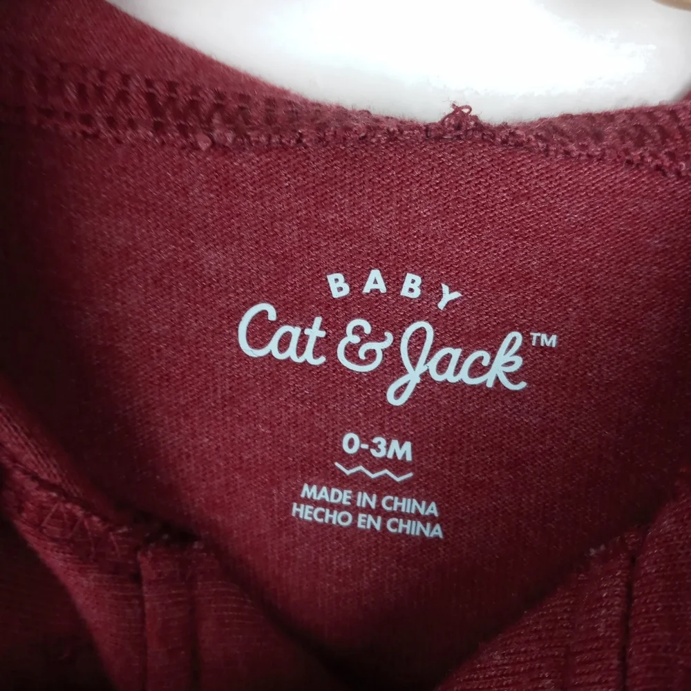 Cat & Jack boys size 0-3 mos coolest baby ever hooded romper burgundy letters